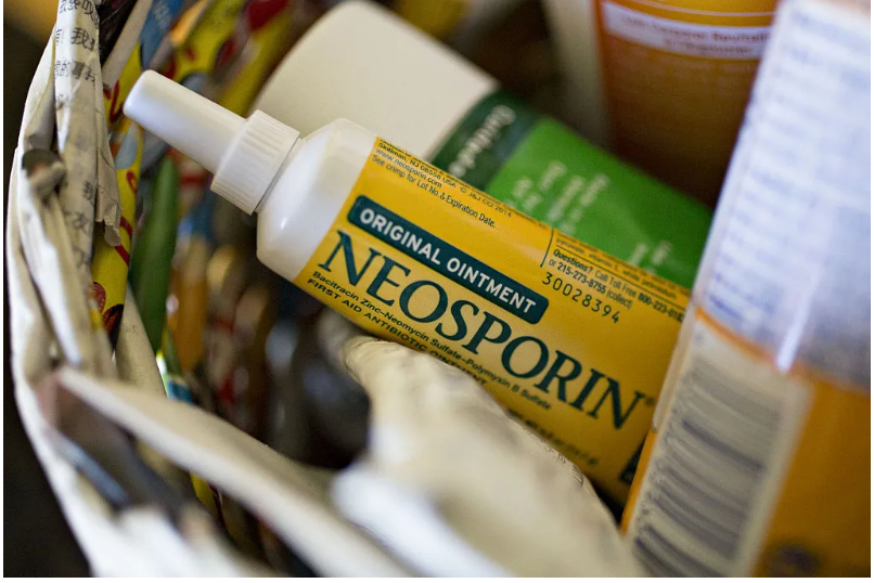 在鼻腔中涂抹孚诺软膏（Neosporin）真的可以帮助预防病毒感染吗？